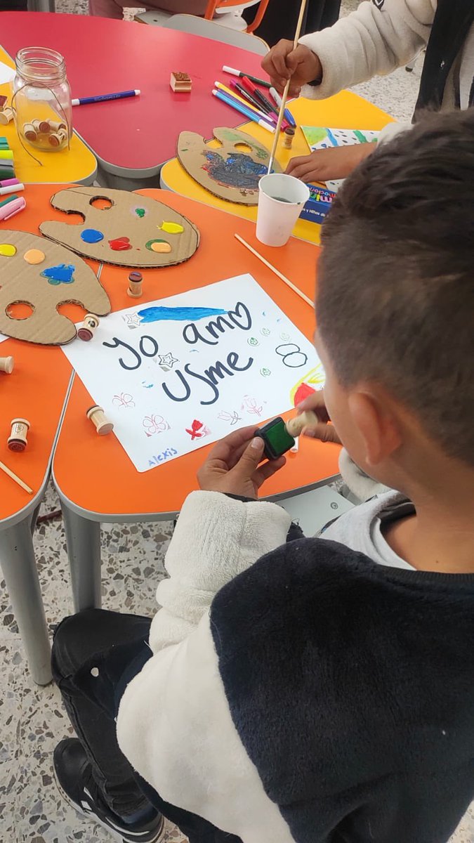 GobiernoBTA's tweet photo. 🟡🔴 #EnGobierno | Hoy desde la localidad de 📍@UsmeAlcaldia acompañamos a la comunidad con la feria de servicios “Entorno inspirador Usme”.

Agradecemos a todas las entidades participantes y en especial al Comité Local de Libertad Religiosa de #Usme. https://t.co/KRH9vC1rf9