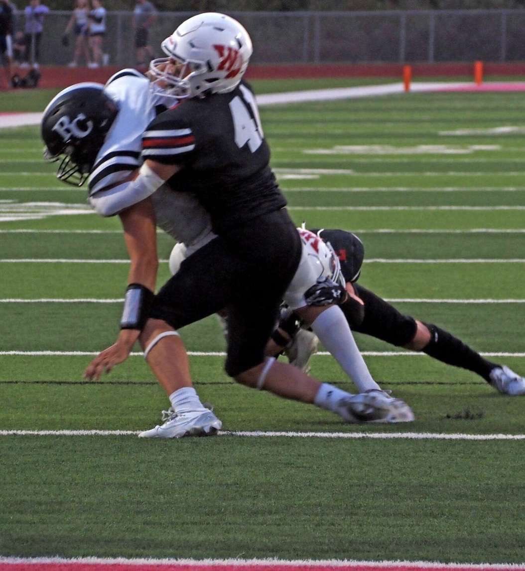 MasonIsch's tweet photo. After a great season and breaking my arm in the fourth game of the season I end the year 43 tackles 20 of those tfls and 3 sacks through 5 games https://t.co/oi3DIVZHhH