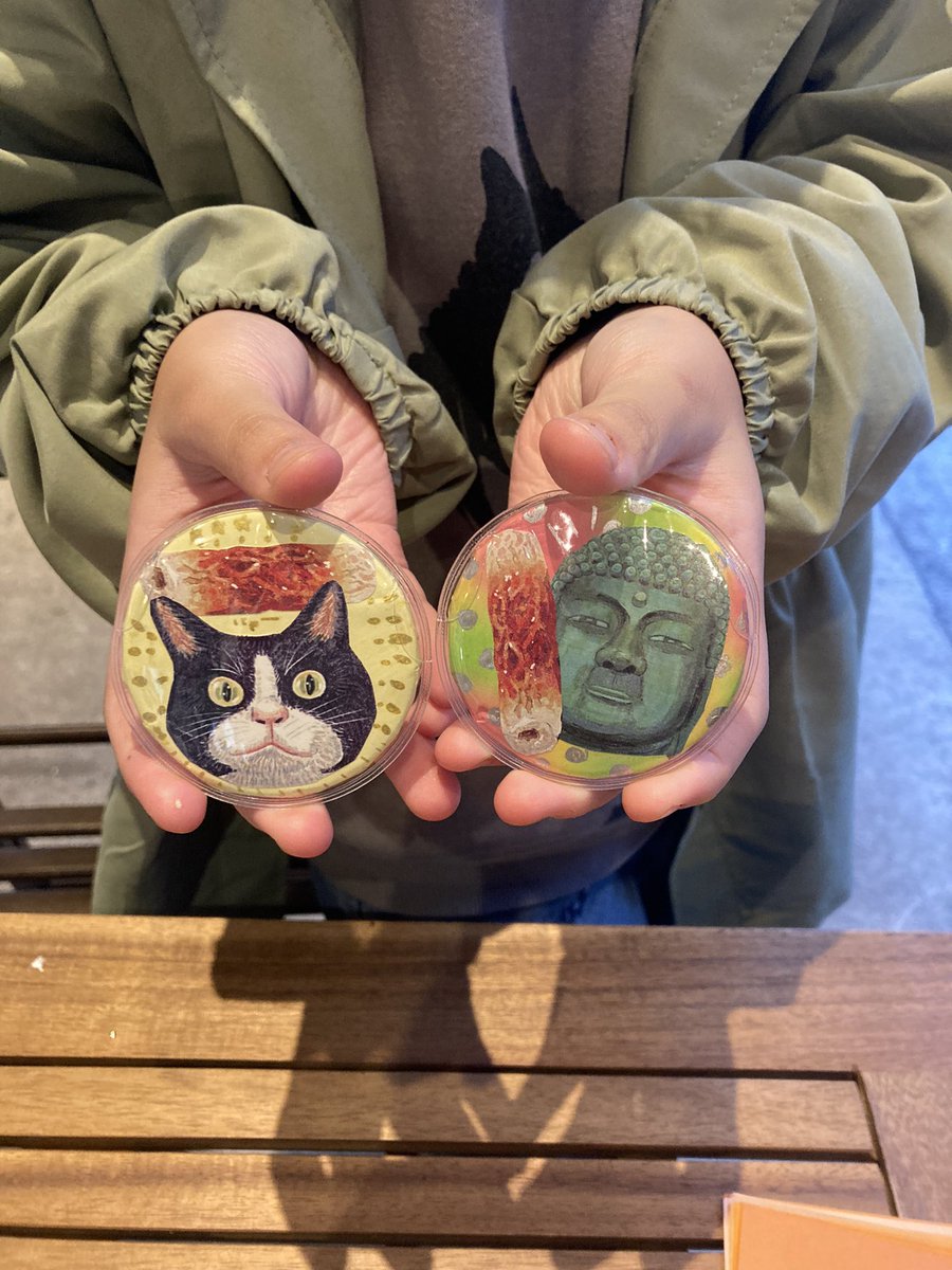 からほり「れん」で本日11時からコラージュ缶バッジワークショップやってまーす⭐️