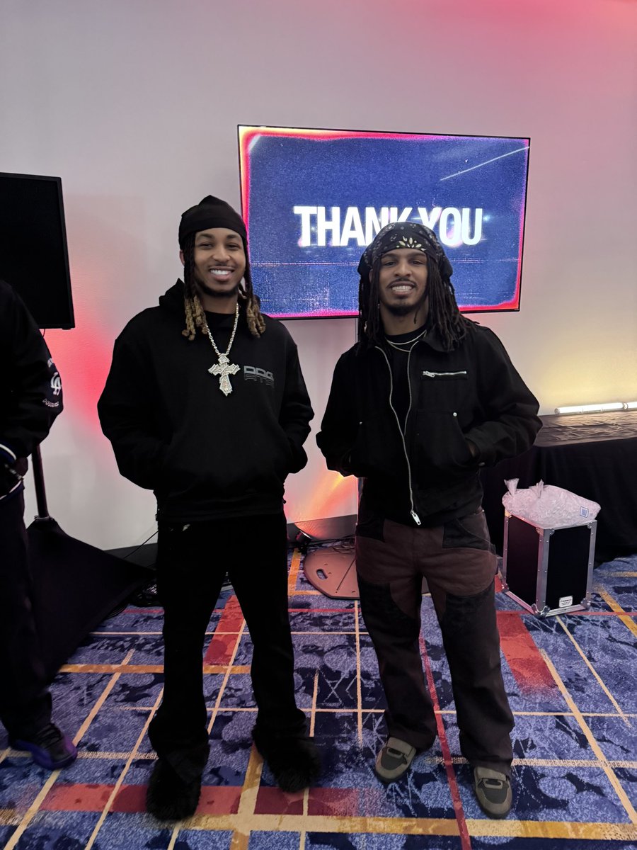 PontiacMadeDDG's tweet photo. EVIL TWINSKIIII https://t.co/QxgxDjRIZi