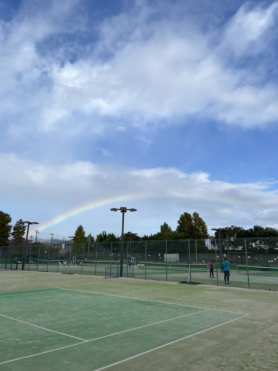 gokkimaru's tweet photo. おはようございます♪
素晴らしい朝！！！

変態さんとテニス！！ https://t.co/xfXQnVKWz1