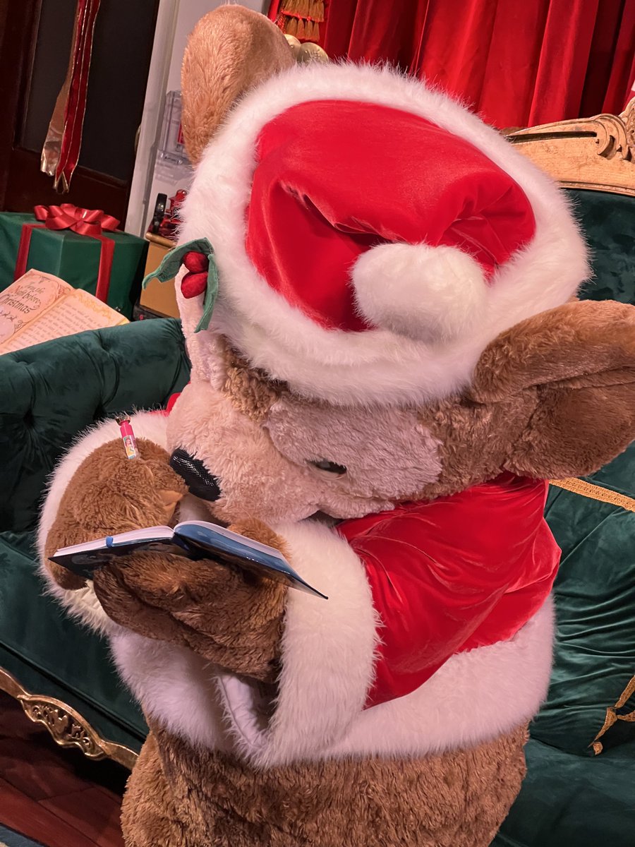 mickeynet028's tweet photo. いやーほんとに可愛過ぎました🥰

サインも書いてくれますよ🥰

#MNWDW #WDW #2024Nov  #WaltDisneyWorld #ディズニーワールド #ウォルトディズニーワールド 
#ハリウッドスタジオ #HollywoodStudios 
#ジョリウッドナイト #JollywoodNights  #ジョリウッド https://t.co/ASE2fXbksE