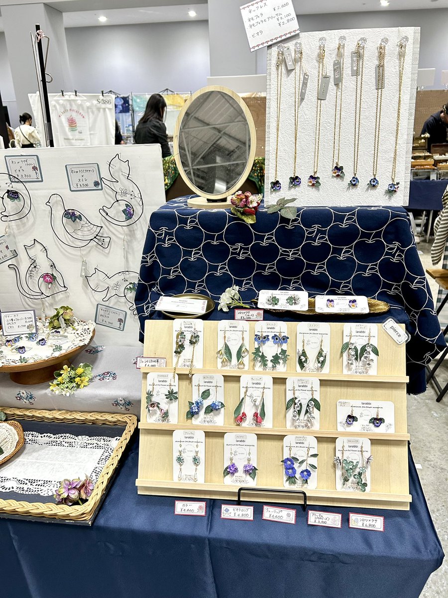larabbi02's tweet photo. デザフェス60.
2日目はじまります！
品薄になりましたが、皆さまにお会いできるのを楽しみにしております。
どうぞ宜しくお願いします。 https://t.co/BxKDLlHPE1