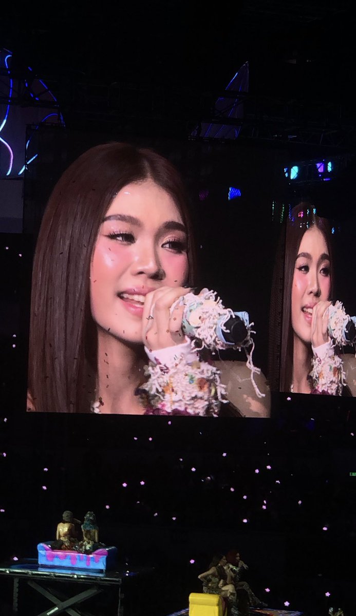 bubbleejho's tweet photo. HER FACE IS OUT OF THIS WORLD!!

(CTTRO!) https://t.co/tRcvk8ngaP