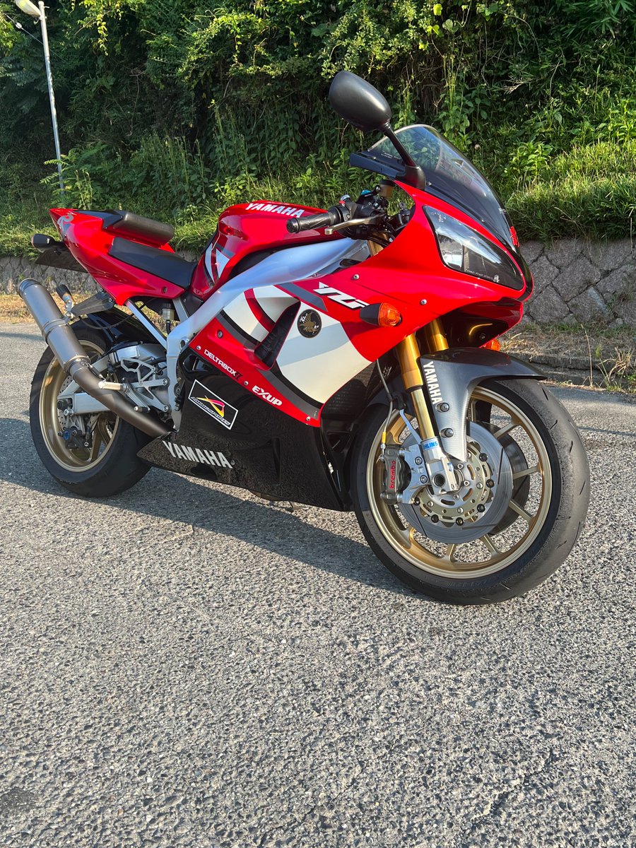 8SeGUKU2PH6GoKy's tweet image. 愛車紹介
YZF-R1（2001年）
エンジンの仕様
ピストン、コンロッド重量合わせ
クランク芯出し
排気、吸気ポート研磨
ヨシムラST-Rカム
チューニングbyエイミングスポーツ
#YZF-R1（5JJ）
＃キャブ車