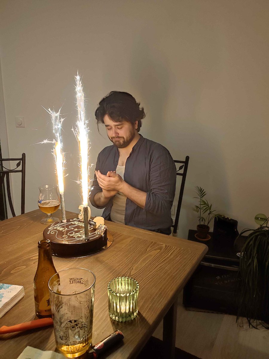 Et ben 30 ans de fêté.
Bisous les poulets