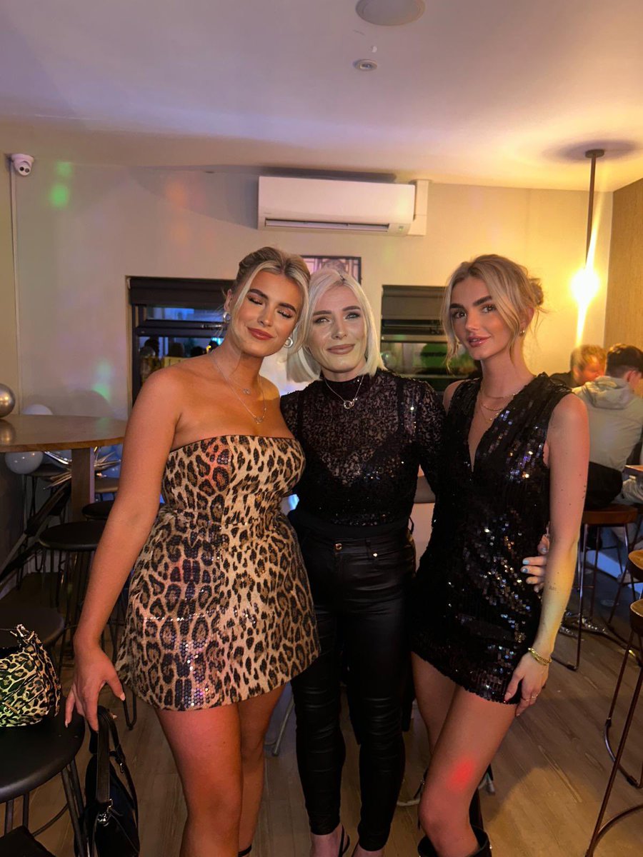 Mum to 2 baby girls tonight  😊