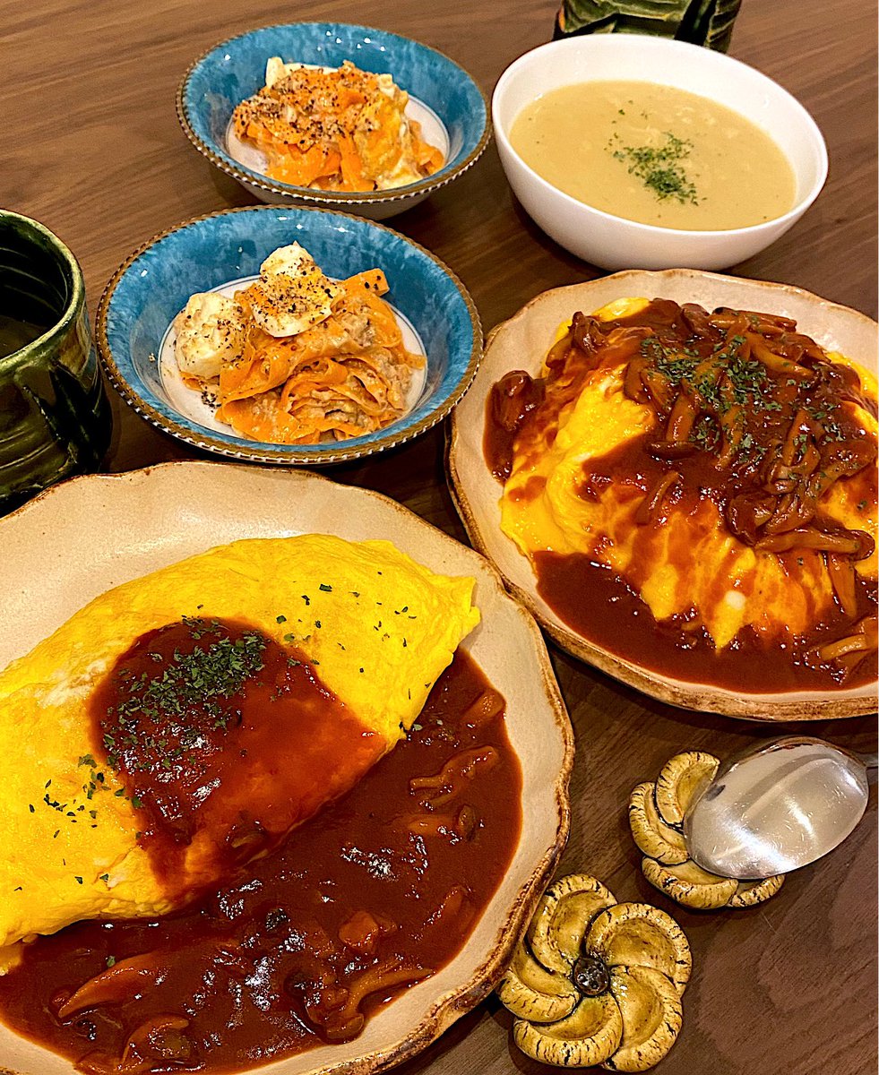 オムライス文明の違い🫢
基本外食載せようと思ってたけど人生初の
包みオムライス上手にできたから記念に🍳
ふわとろ vs かため包み　
みなさんはどっち派ですか〜？

#オムライス #おうちごはん