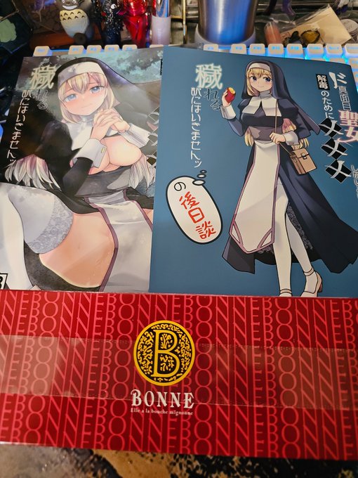 はなつみ先生にいただいたお土産開けるの楽しみー(*'∀`*)
こちらの本が欲しい方は、本日のコミティアスペースは【に46b】だそうです 