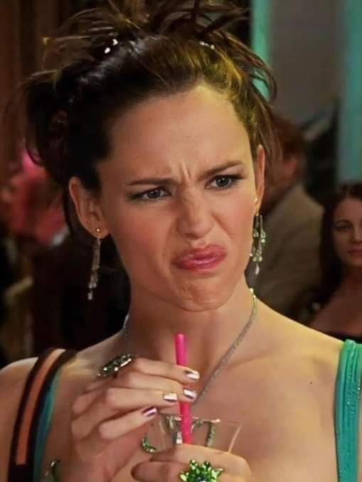 hesthehotmess's tweet photo. Regresen las antiguas reglas donde no podían concursar madres, ancianas, con enfermedades cutáneas y todo lo que estaba mal visto. #MissUniverse https://t.co/suQkLvVLLb