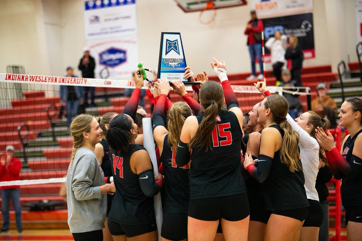 🚨CROSSROADS LEAGUE TOURNAMENT CHAMPS🚨

<a href="/IWUVBall/">Indiana Wesleyan Volleyball</a> wins their second straight Crossroads League Tournament Championship with a 3-1 win over No. 22 Marian!😼🏐

📰IWUWildcats.com

#BothAnd