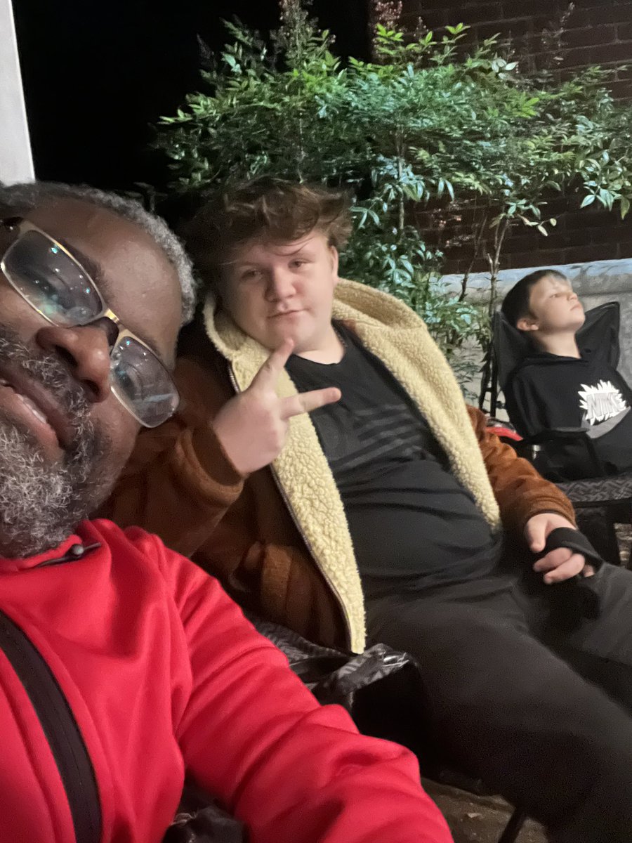 commandernch's tweet image. UGA tailgating kinda night!