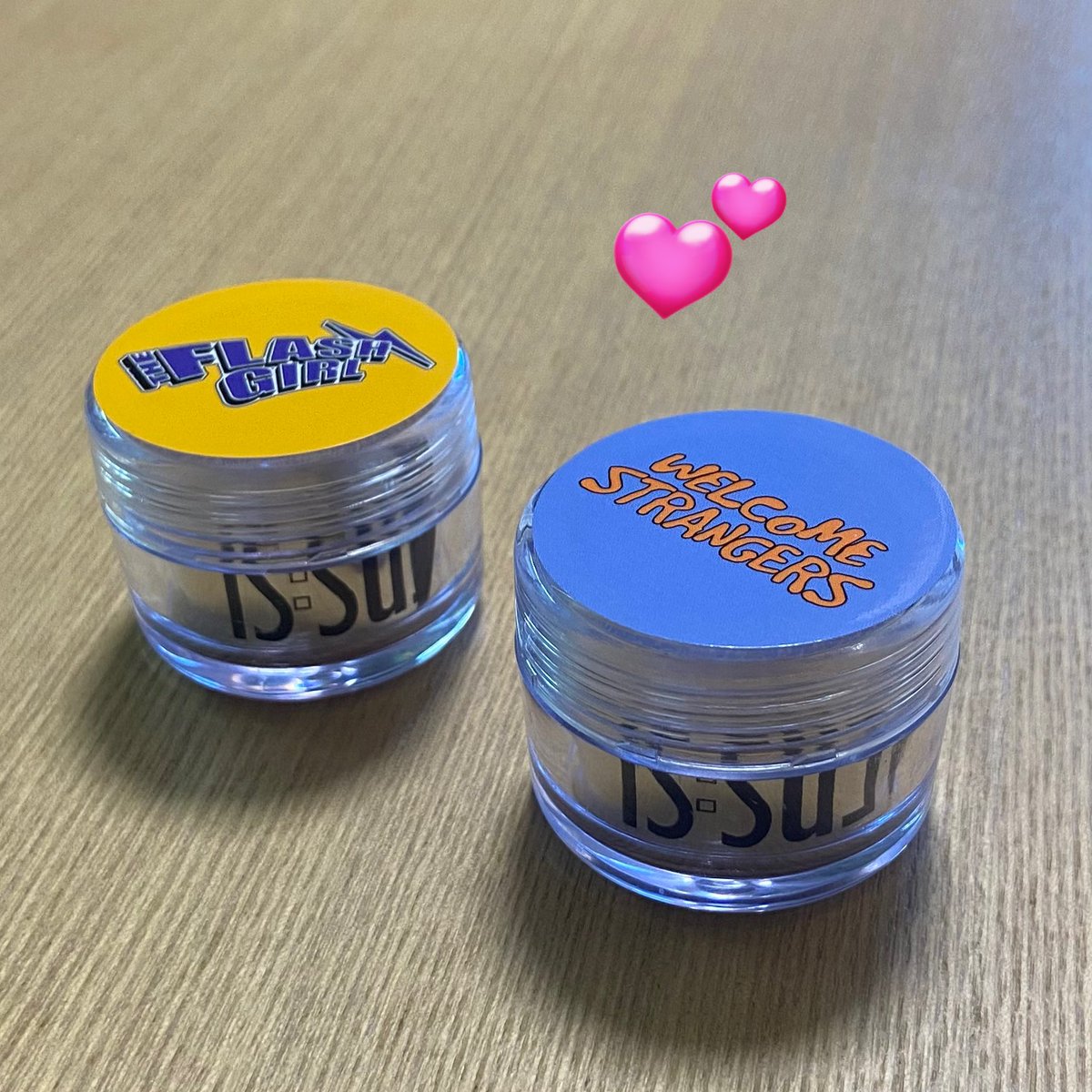 pon___nanorin's tweet image. 銀テ保管困ってる方！
ダイソーのクリームケース、サイズぴったりでした🙂‍↕️🫶🏻
あとステッカーシールもぴったり🌟！