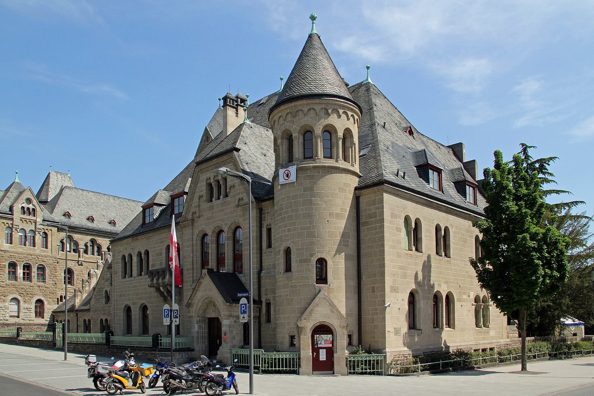 andreasbepunkt1's tweet photo. @kstateman14 Looks similar to quite a few buildings from where I'm from. Koblenz, Germany https://t.co/g6S5tIPpru