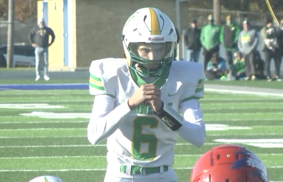 Normal U-High Shuts Down Cahokia For Spot In 4A Final Four  channel1450.com/2024/11/16/u-h…