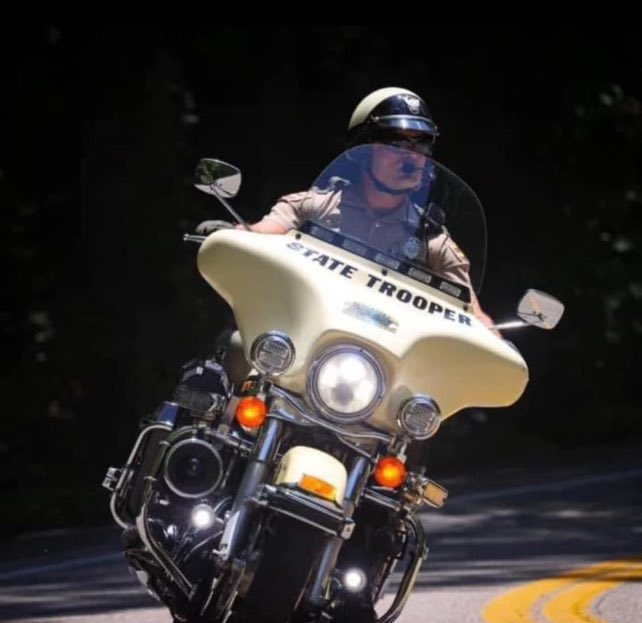 TNHighwayPatrol's tweet photo. We are saddened to report that after fighting a courageous fight against a horrible disease Trooper Grant Gouldie of the THP has passed away. He was a dedicated family man, public servant and so much more. Please keep Grant's family and friends in your thoughts and prayers. https://t.co/bSAb4Qq0oG