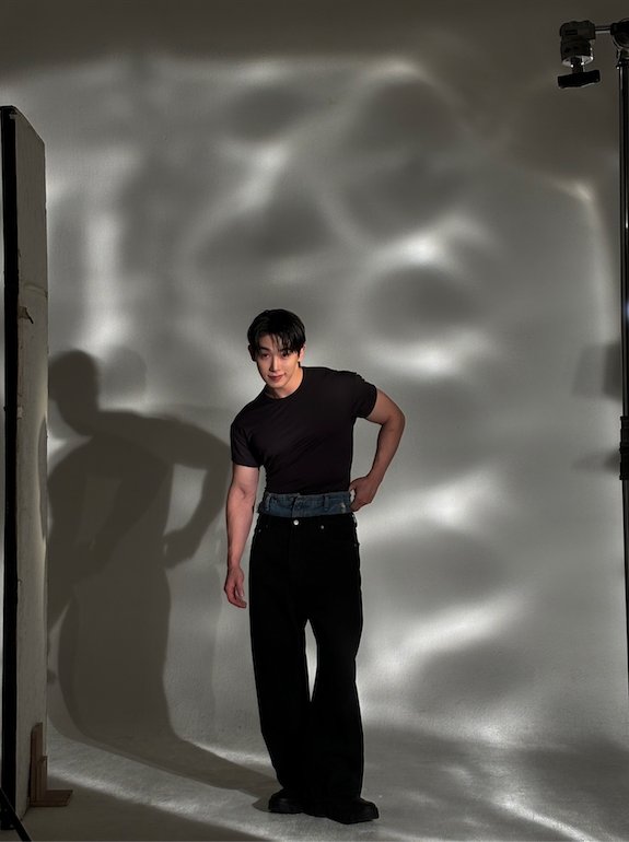 MaxWeneer's tweet photo. WWYD pre-save unreleased photos

Presave it now
🔗 https://t.co/3f6LMkKjDY 

++

#원호 #WONHO #ウォノ #wwyd 
#WhatWouldYouDo
@official__wonho @official_WH_jp https://t.co/iXR7VnQ125