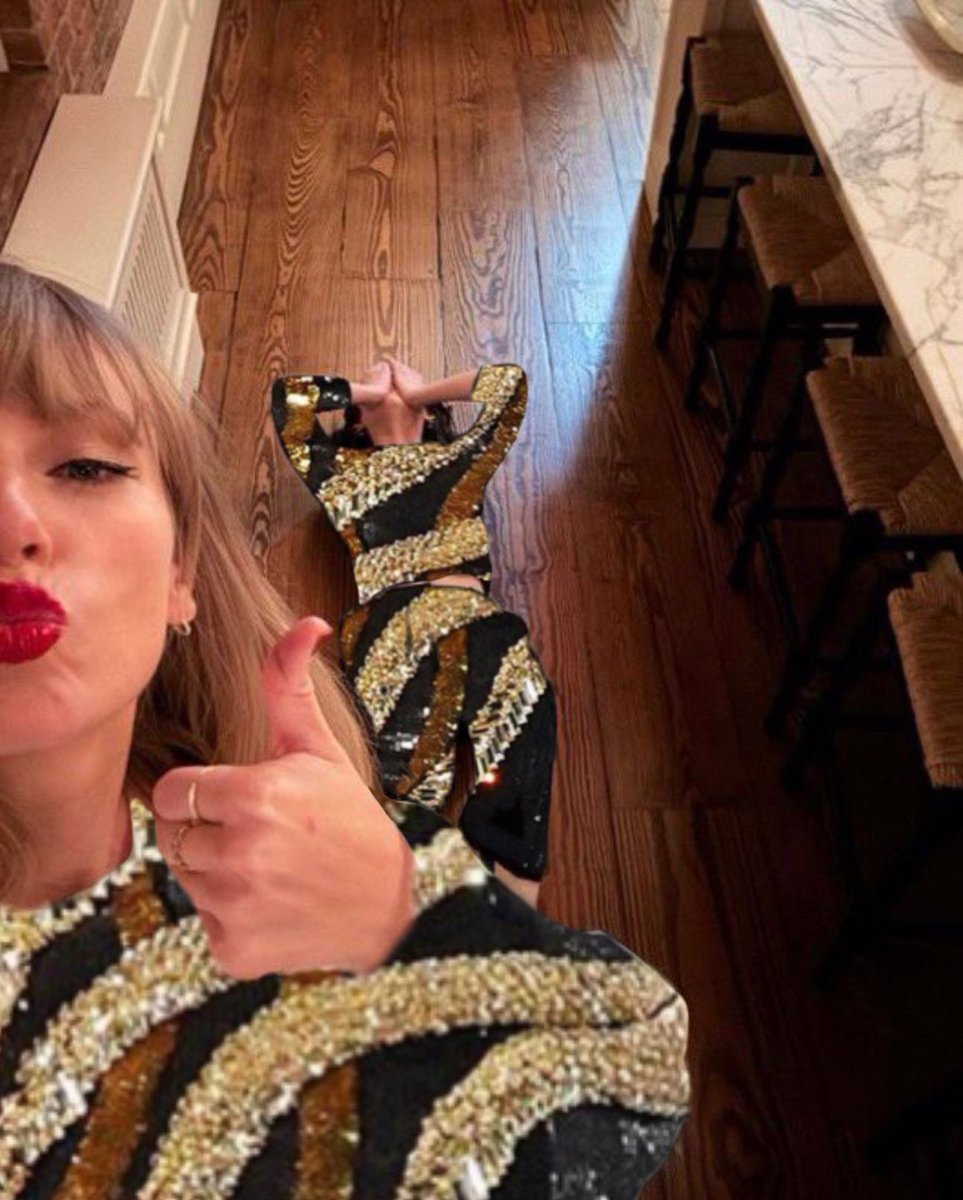 tswifterastour's tweet photo. 12 #TorontoTSTheErasTour https://t.co/rvvEtsaqt9
