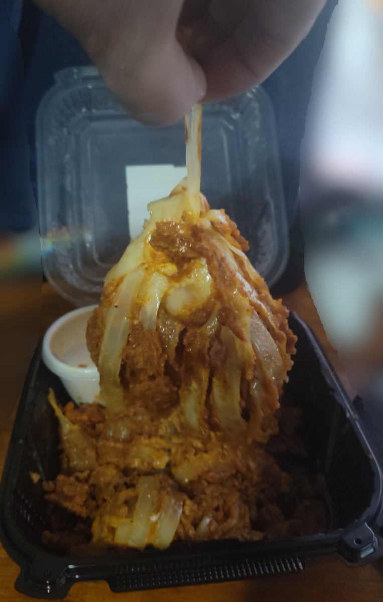 taggedzi's tweet photo. @Outback Is this what my Bloomin' Onion is supposed to look like? Because this is a gooie gross nightmare of an onion. The breading is wet and soggy, the onion is tough, and the base is so solid I can't separate any of the leaves without a knife. #badfood #gross https://t.co/u8n0ft5HTD