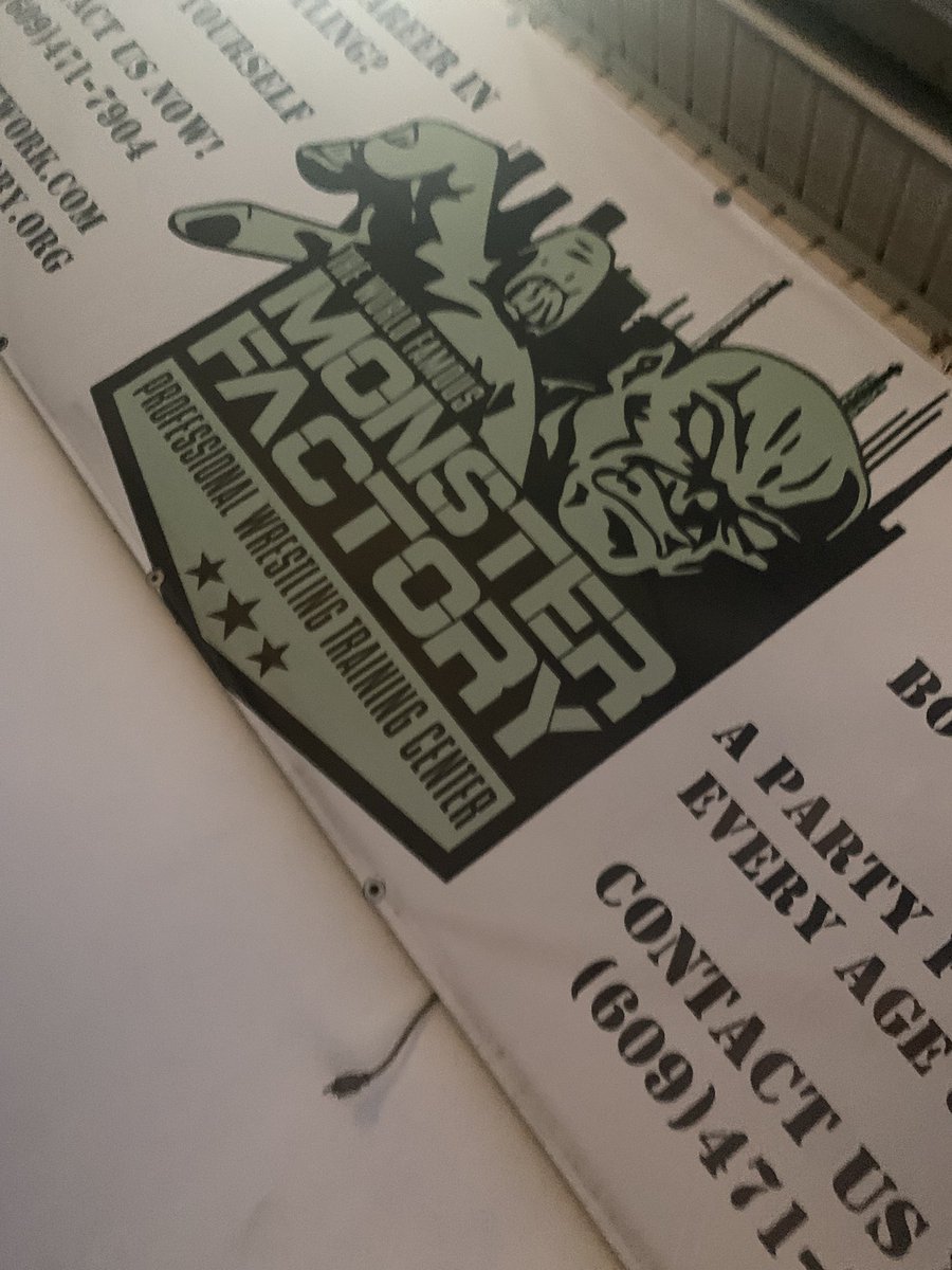 UFO_Ten4's tweet photo. @4MonsterFactory put on a banger tonight🔥🔥 https://t.co/ImEkQGuWMs