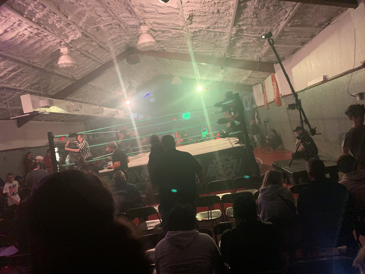UFO_Ten4's tweet photo. @4MonsterFactory put on a banger tonight🔥🔥 https://t.co/ImEkQGuWMs