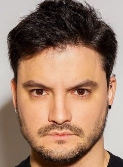 Finalmente alguém temido enfrentando Elon Munchen. 
(Tem como não morrer de medo ao ver essa foto?) 
Te cuida, Quico dos Foguetes! 🤭 🤪