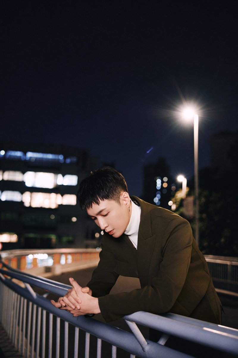 lay_studio's tweet image. 「𝙒𝙝𝙚𝙣 𝙮𝙤𝙪 𝙣𝙚𝙚𝙙 𝙖 𝙙𝙚𝙚𝙥𝙚𝙧 𝙢𝙚𝙖𝙣𝙞𝙣𝙜 」
𝑳𝒐𝒗𝒆 will accompany you through every long night.🌃

@layzhang digital single 𝑾𝒉𝒂𝒕 𝑨𝒃𝒐𝒖𝒕 𝑳𝒐𝒗𝒆.
#LAY #LayZhang #WhatAboutLove