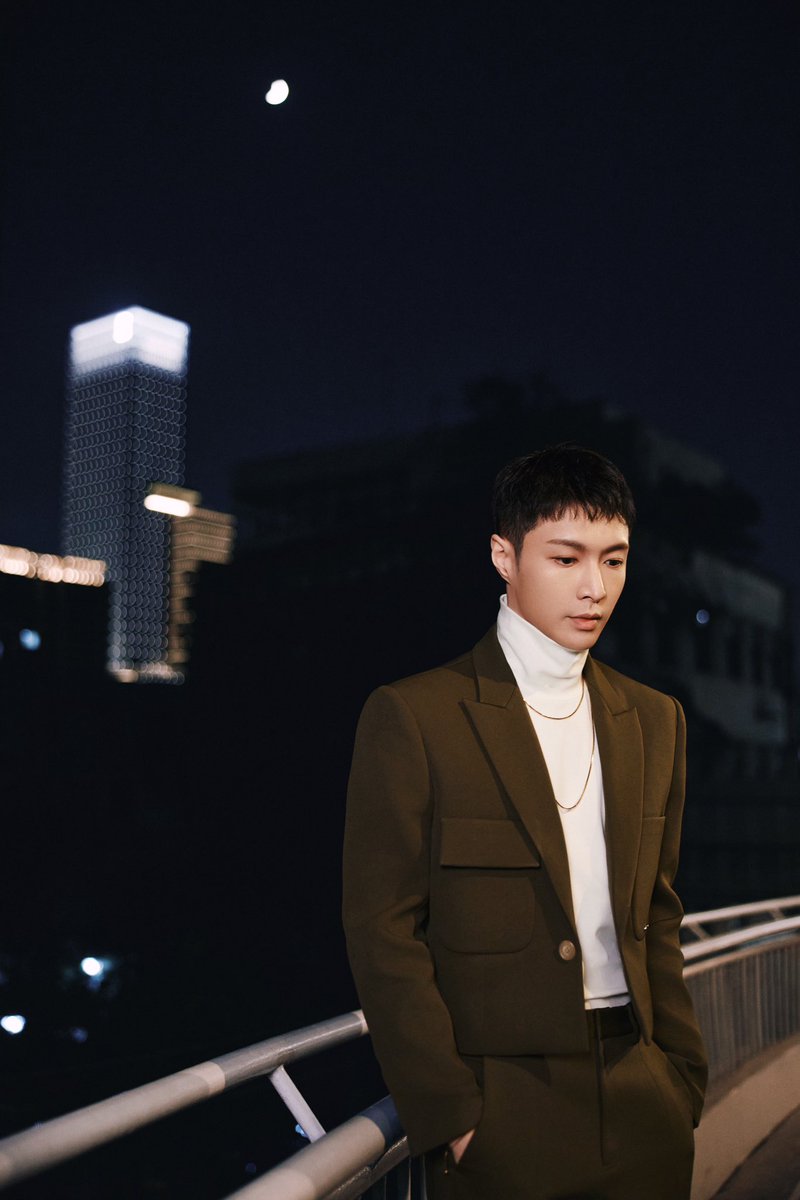 lay_studio's tweet image. 「𝙒𝙝𝙚𝙣 𝙮𝙤𝙪 𝙣𝙚𝙚𝙙 𝙖 𝙙𝙚𝙚𝙥𝙚𝙧 𝙢𝙚𝙖𝙣𝙞𝙣𝙜 」
𝑳𝒐𝒗𝒆 will accompany you through every long night.🌃

@layzhang digital single 𝑾𝒉𝒂𝒕 𝑨𝒃𝒐𝒖𝒕 𝑳𝒐𝒗𝒆.
#LAY #LayZhang #WhatAboutLove