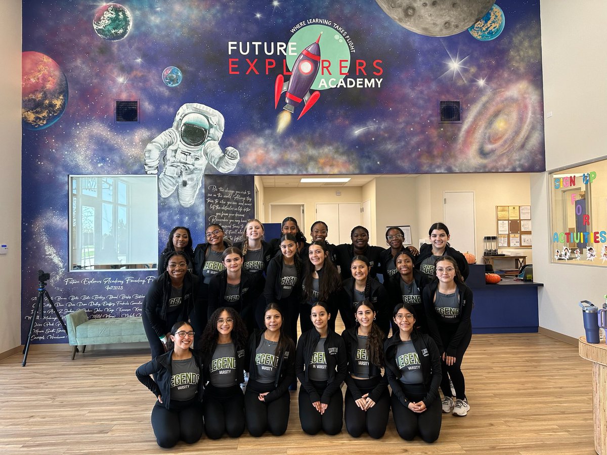 ICHS_LegendsDT's tweet photo. HAPPY SERVICE DAY! Thank you Future Explorers for having us! https://t.co/s7AcYhhUEv