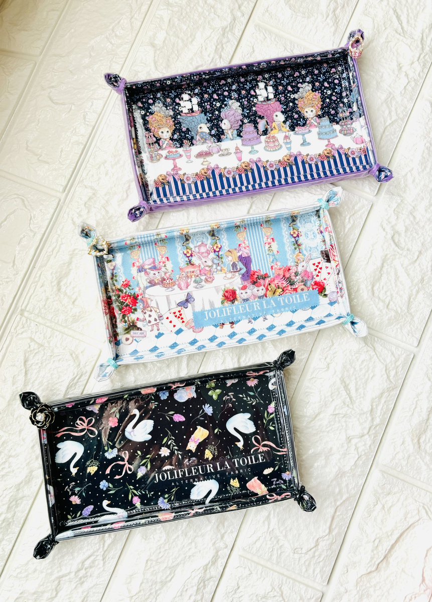 MellPoolme's tweet photo. 本日もデザフェスに出店しております。
jolifleur生地を使用した布小物を販売してます。
南1階J-99にお立ち寄り下さい♪

#デザインフェスタ60 https://t.co/kZIkq6WWPh