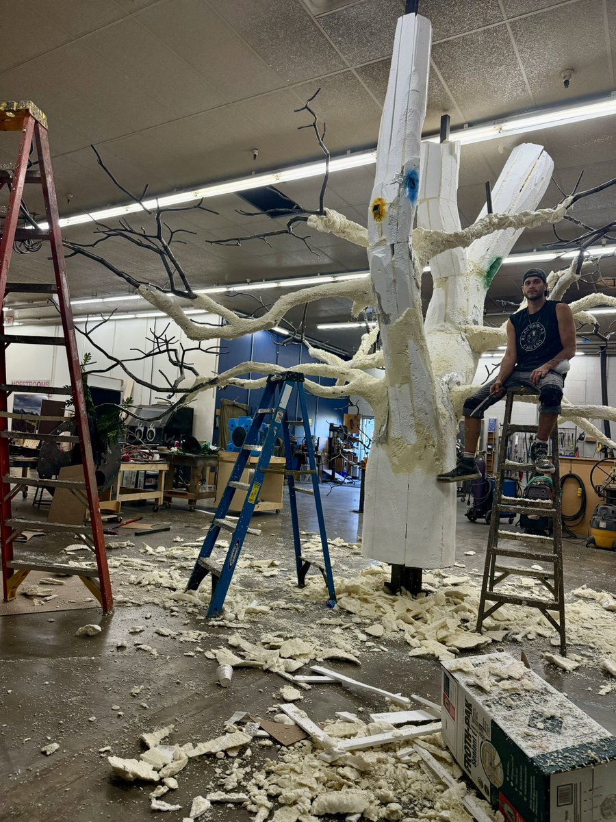 Found passion #artist #Sculptor white oak tree set to be installed in nature museum in Louisiana