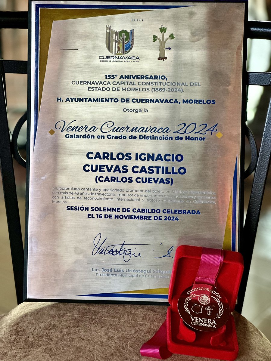 carlos_cuevas's tweet image. Gracias al @CuernavacaGob por tan distinguido galardón #veneracuernavaca2024 por mi labor y trayectoria cumplidas, dando lustre a Cuernavaca.

Gracias alcalde #joseluisuriostegui
al honorable Cabildo a la regidora Mireya Delgado
Gracias a mi tierra adoptiva Cuernavaca.