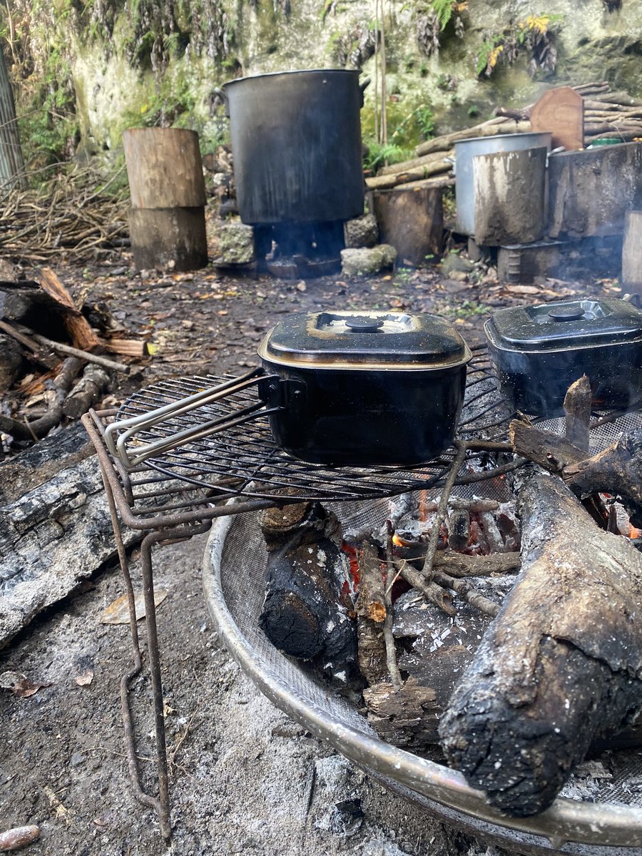 kabutakibi's tweet photo. 🐷朝から山入りなう

当然の、
アレ狙いのカップヌードルで朝食🍜
昨晩の露天風呂も料理も良かった♪

今日も⛰️⛑️開拓頑張ります💪

#パチパチガーデン
#カップヌードル
#山開拓 #キャンプ場開拓
#露天風呂 #五右衛門風呂 https://t.co/zgqXDxjpZU