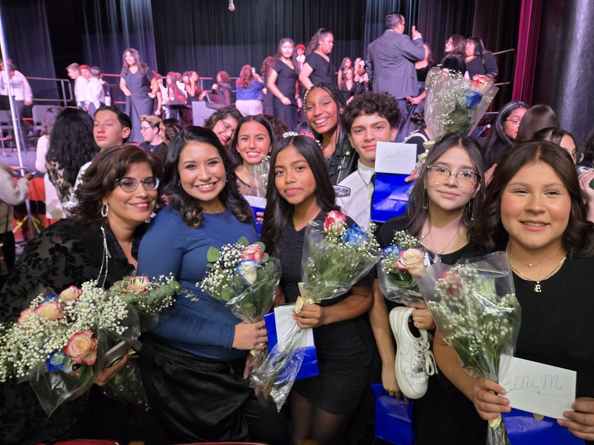 L. Perez-Lozano tweet media