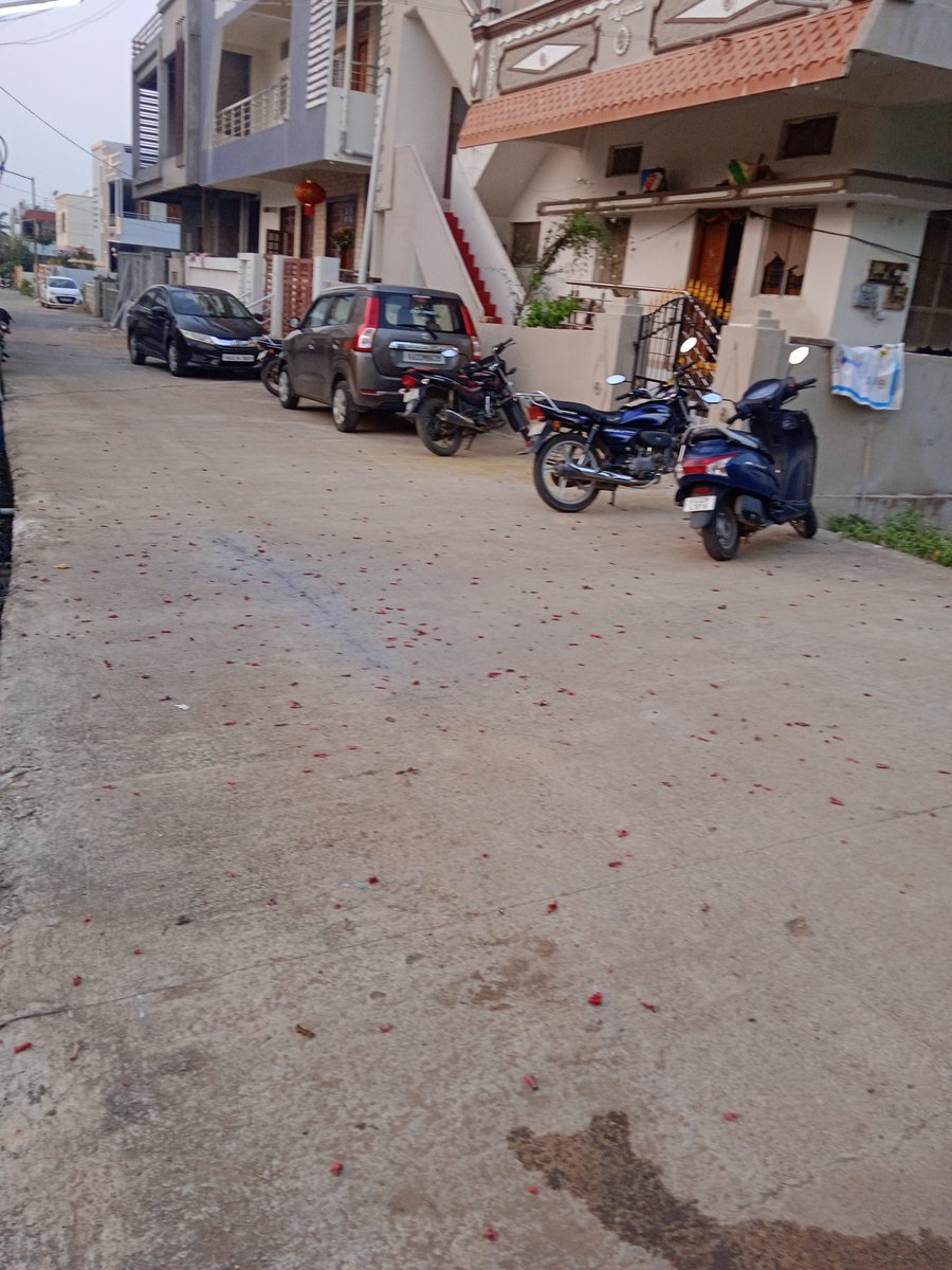 NarendraSaka's tweet photo. @shadaksharics ಗುರುಮಿಟ್ಕಲ್ ತಾಲೂಕ ಸರ್ಕಾರ ನೌಕರರ ಸಂಘದ ವತಿಯಲ್ಲಿ ಅಧ್ಯಕ್ಷರಾಗಿಪೈಪೋಟಿ ಮಾಡಿ ಸೋತಾರ ಮನೆಯಿಂದ ಇತರ ಪಟಾಕಿ ಹೊಡೆದು ಕೇಕೆ ಹೊಡೆಯೋದು ಜಗಳವಾಡೋದು ಸರಿಯೇ https://t.co/vLLZSw5Eq4
