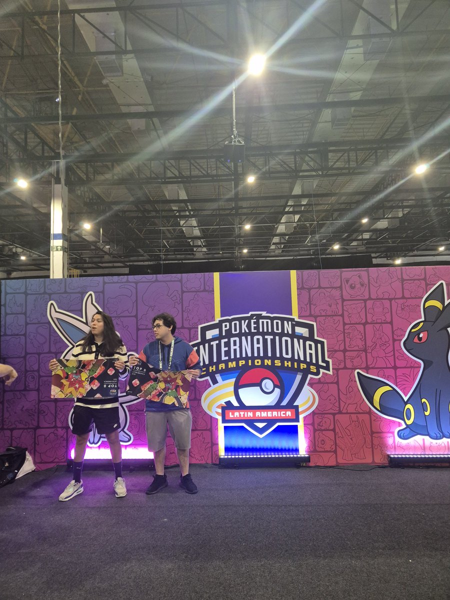 Ashtonash tweet media