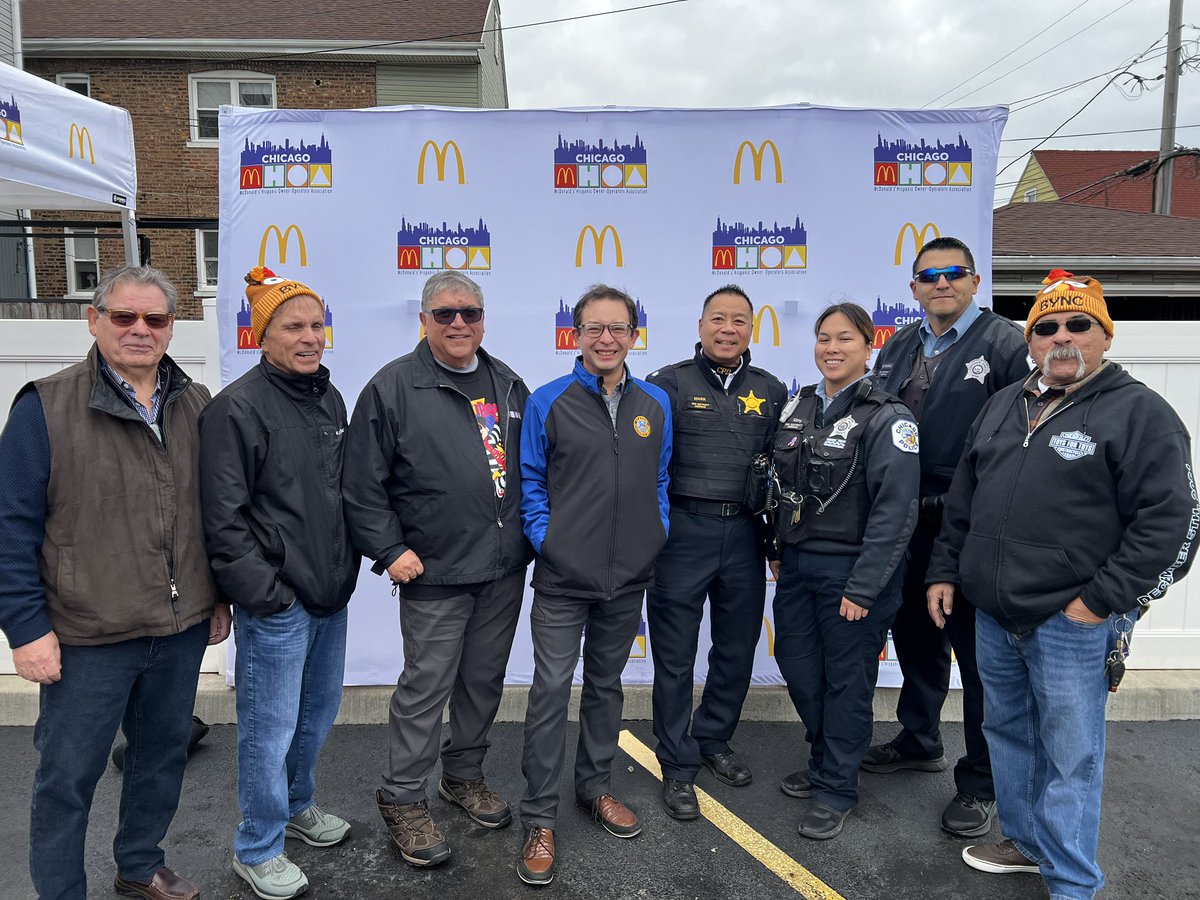Thank you to the Fuentes Family,  <a href="/McDonalds/">McDonald's</a> #MHOAChicagoland <a href="/BYNCorg/">BYNC Chicago</a> &amp; <a href="/ChicagoCAPS09/">009th District- Deering</a> for a great turkey giveaway 🦃