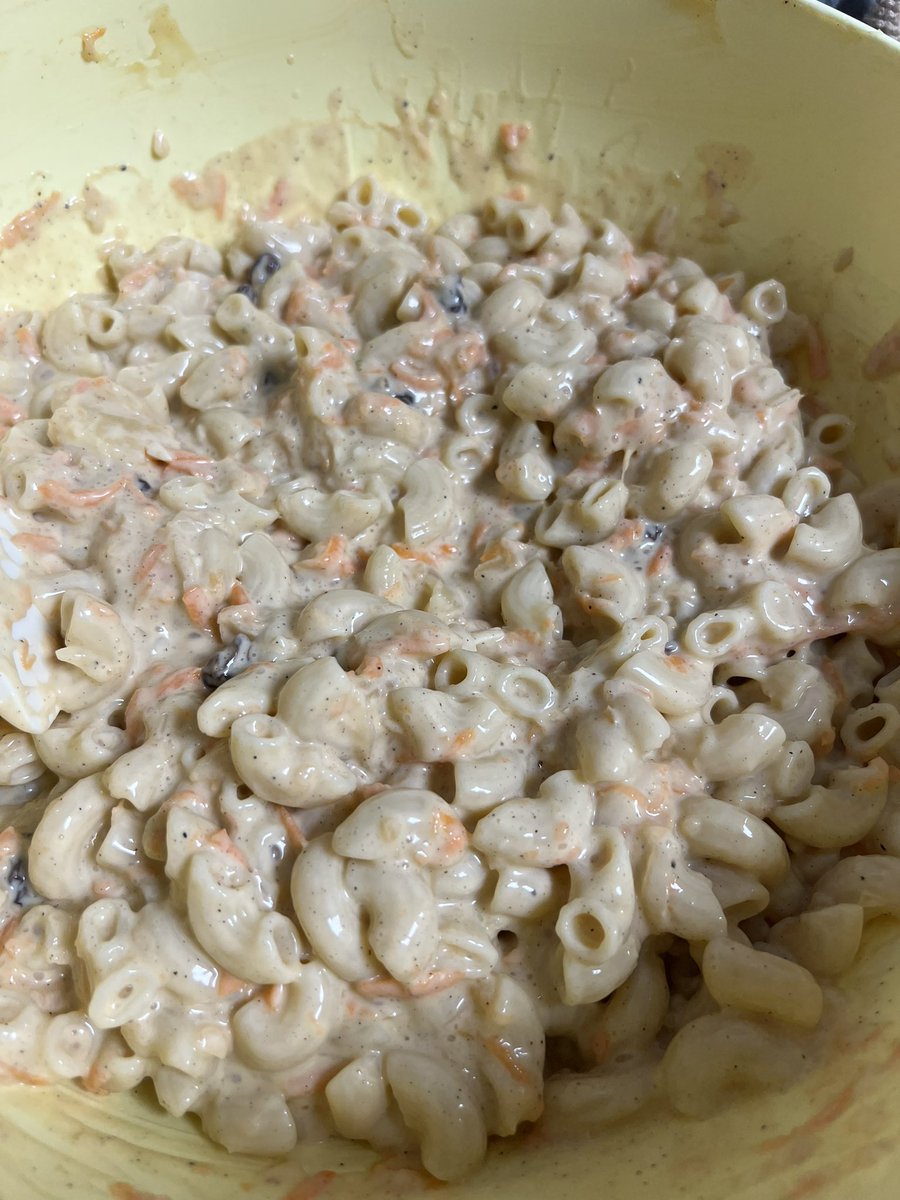 FerdeeGonzales's tweet photo. Cooking Show @MissUniverse #embutido #macaronisalad #angusBurger https://t.co/UIux8adFMO