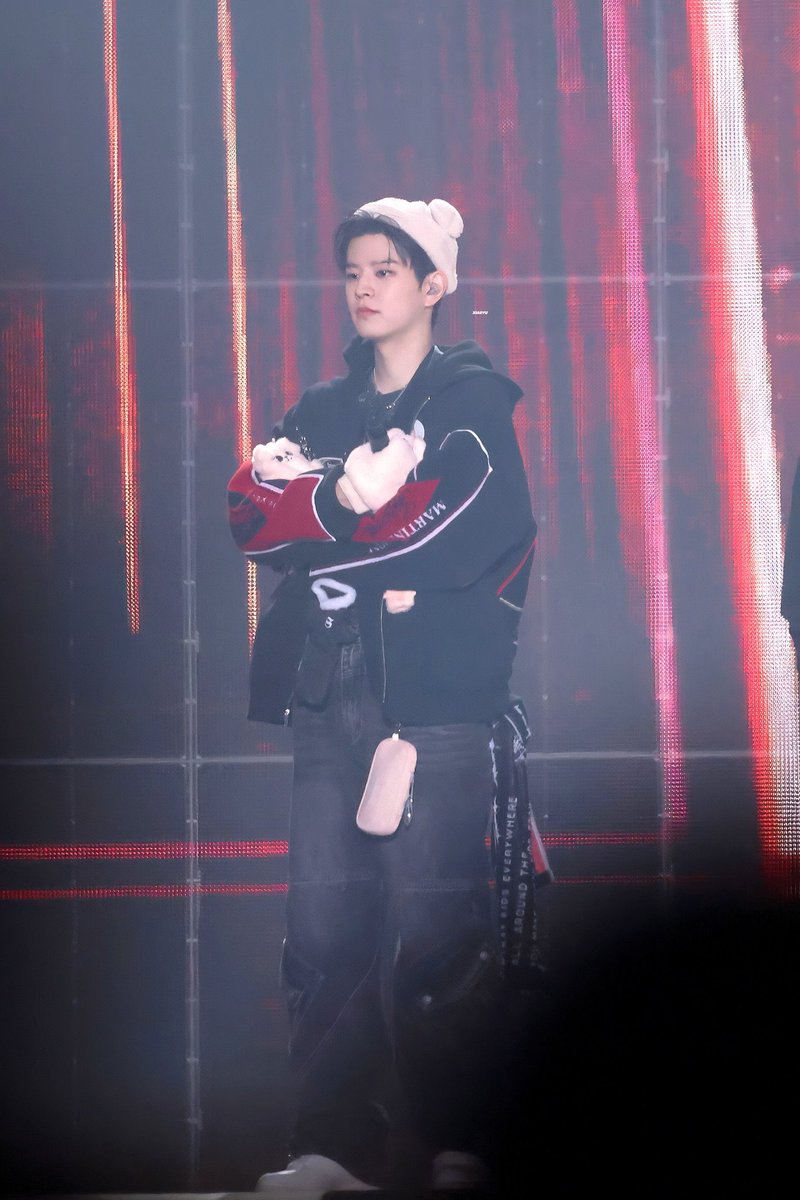 KIM SEUNGMINNIESCULE