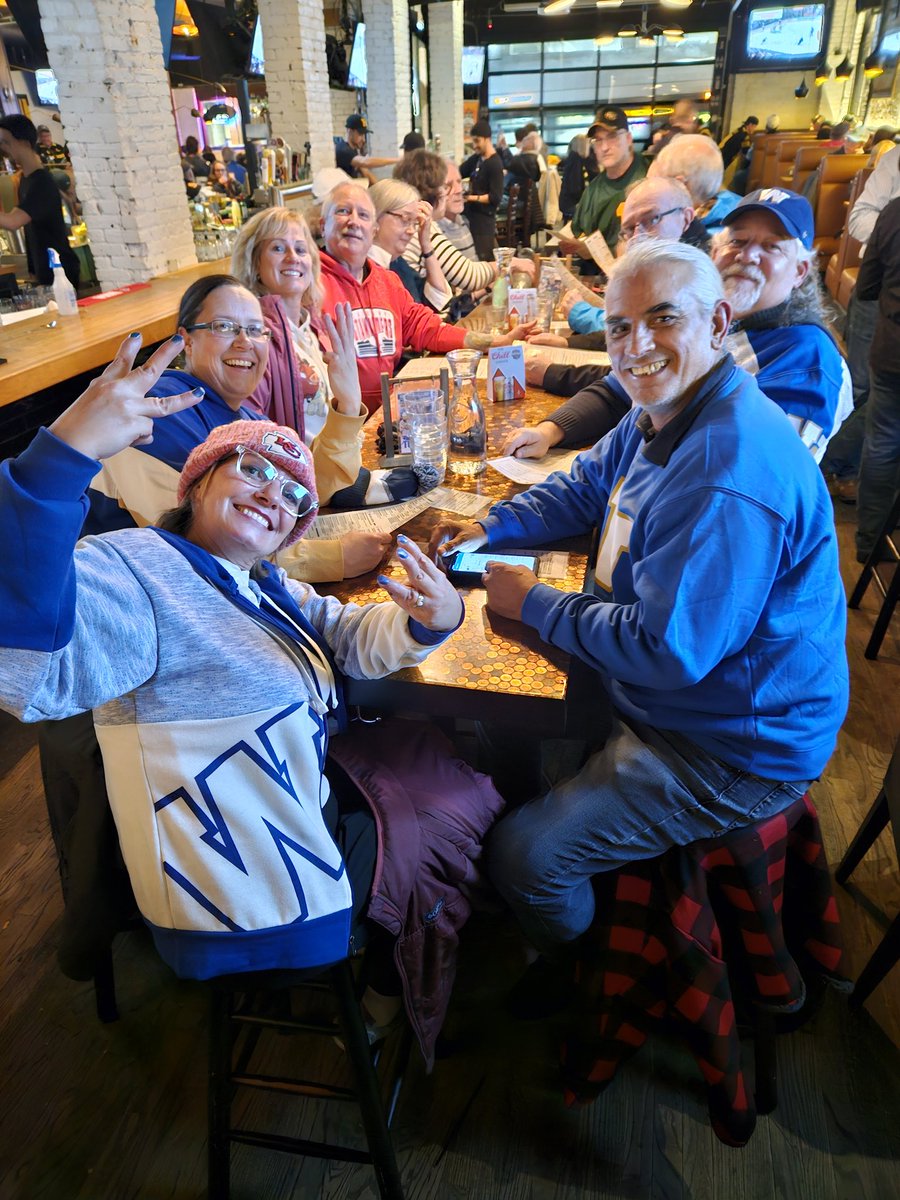 embercatfrost's tweet photo. In Vancouver for Grey Cup cellies bois!! And look who is on the TV!!
#winnipegbombers
#GreyCup
#vancover
#malones https://t.co/7DIrpdwsNj