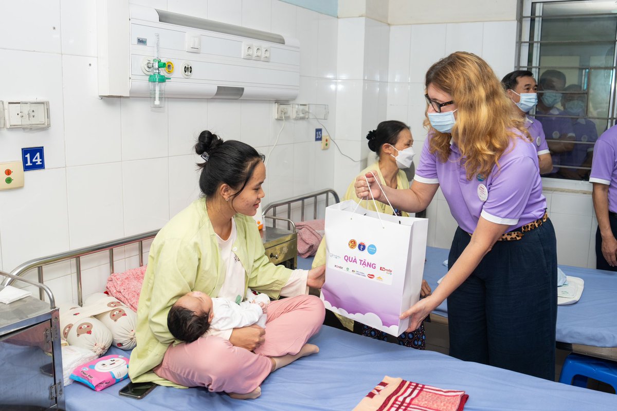 SilviaDanailov's tweet photo. Today we mark #WorldPrematurityDay. @UNICEF_vietnam joined hands with the Ministry of Health in Back Ninh City. 

We call for equitable access to quality health care for preterm infants, for all newborns to survive and thrive. 

🙏 to @KCCorp partnership 

💜 #ForEveryChild https://t.co/ZS6tFeZIqj