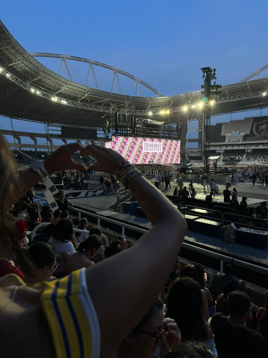 Ella ⸆⸉ a tortured poet tweet media