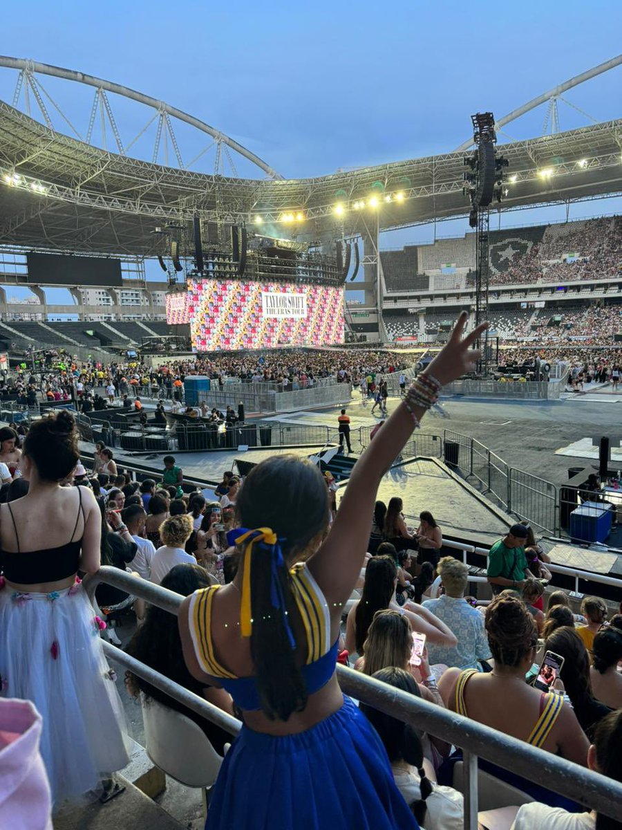 Ella ⸆⸉ a tortured poet tweet media