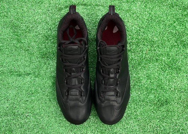 MLFootball's tweet photo. NEWS: #Steelers star wide receiver George Pickens will wear these custom-made all-black Air Force 1 cleats tomorrow.

“No flash, all business, all black.” - The designer @the_mattspeck24 says

👿👿👿 https://t.co/5splCsM8UJ
