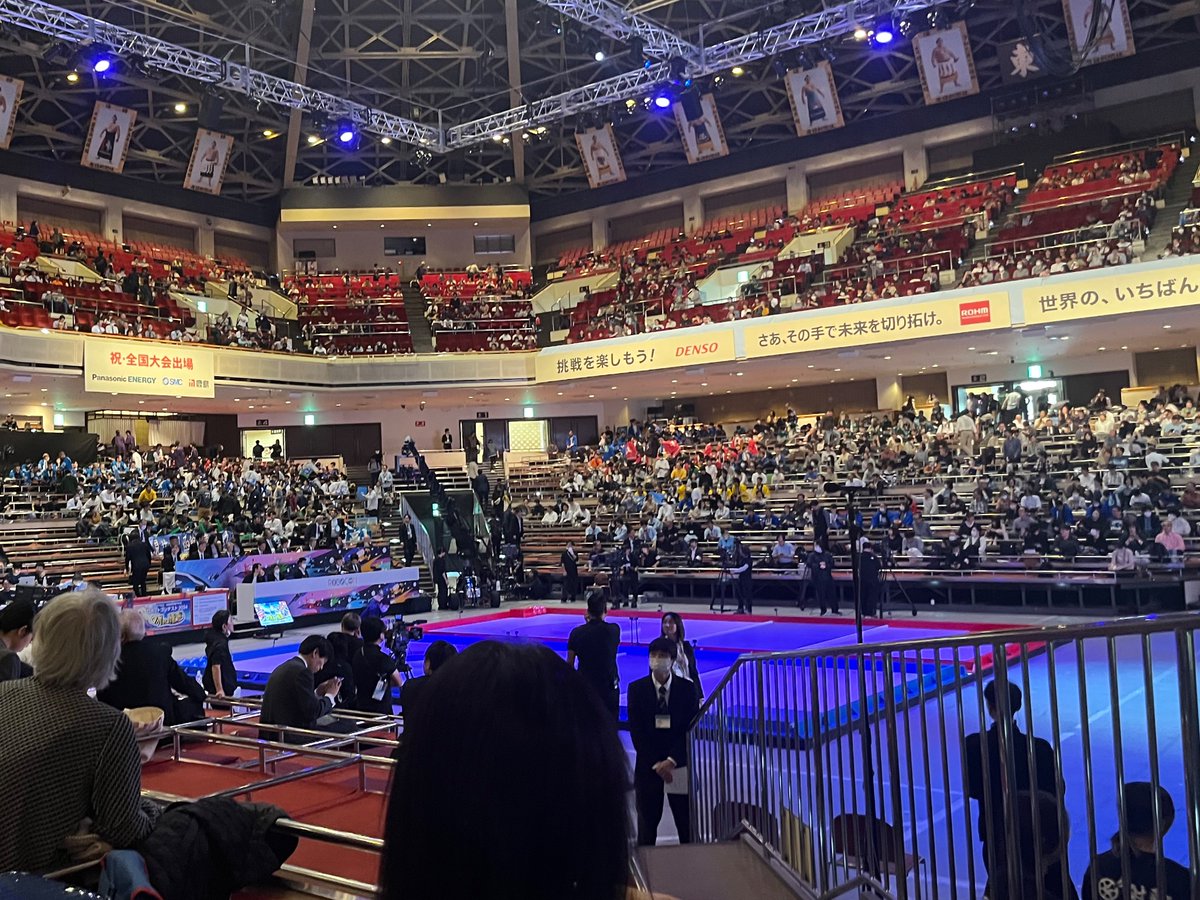 robo_oki's tweet photo. 開演待ち https://t.co/dJEFI74n3y
