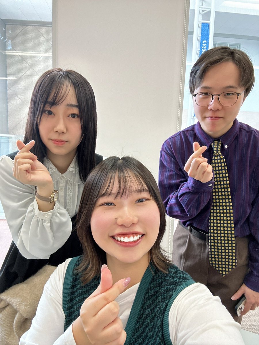iho_love's tweet photo. リズムをぞうさんの動きで取る私たち、シュールすぎませんか？🐘
練習笑っちゃうんですけど😁

ハモこむ13：30より開演です✨
素敵なバンドさんがたくさんなのでぜひお越しください❤️

#いほらぶ　#ハモこむ https://t.co/meHlchxr6E