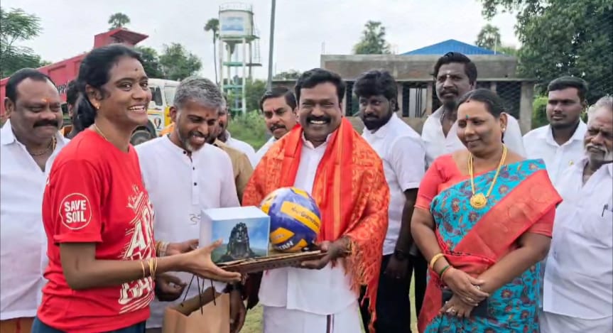 ishafoundation's tweet image. Thiru. A. Krishnaswamy @office_krishna, MLA of Poovirundhavalli, inaugurated the #IshaGramotsavam cluster volleyball matches at Chennai with great enthusiasm. 

A memorable start to this celebration of rural sporting spirit!