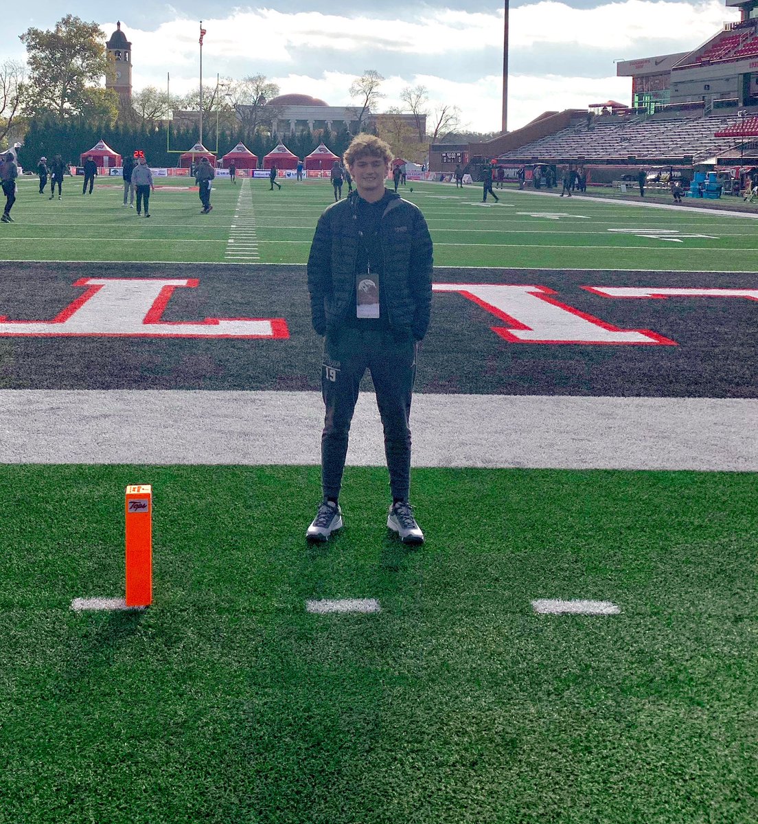 What a great environment  <a href="/WKUFootball/">WKU Football</a> today!! Had an amazing time at their homecoming game. It was great meeting <a href="/CoachThurm87/">Coach Jarae Thurmond</a> . 
#GoTops 🔴  

<a href="/JPIIKnightsFB/">JPII Football</a> 
<a href="/JPIIAthletics/">Pope Prep Athletics</a> 
<a href="/CSmithScout/">Chris Smith</a> 
<a href="/BuckFitz/">NPA/SUPERMAX 100</a> 
<a href="/NCEC_Recruiting/">NPA</a> 
<a href="/NatlPlaymkrsAca/">NatlPlaymkersAcademy</a> 
<a href="/AndrewSFlorio/">Andrew Florio</a> 
<a href="/615recruiting/">615 Recruiting</a>