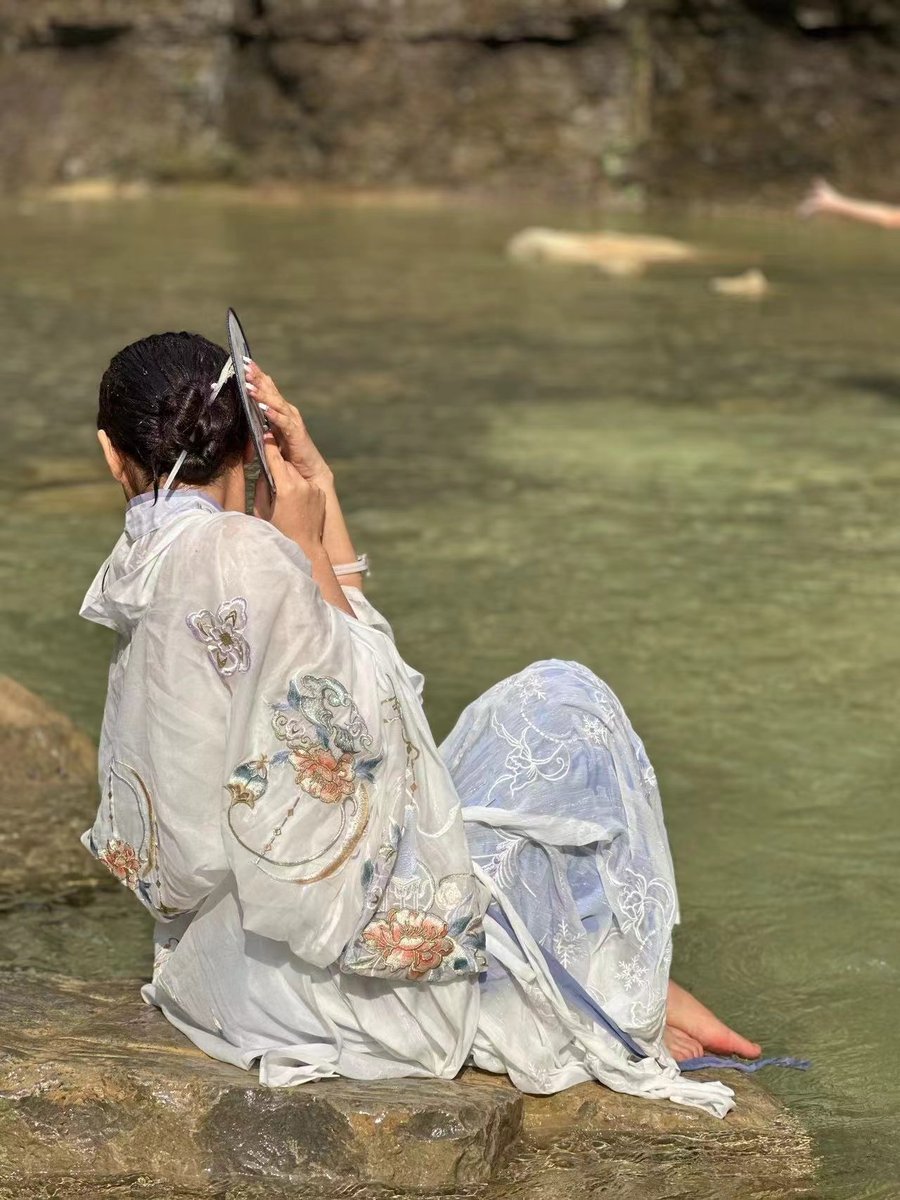 青岛，全国可🈳
160-84-C 03年
❤️京津漫展常驻嘉宾COSER青岛限时短开！开朗E人不冷场，乖巧听话又粘人，明明是水多多可爱小猫却可以像狗狗一样忠诚又配合，接受度高，冲❤️
🌹看照门槛88，支付宝口令红包，不能接受勿扰🌹
Q:3316809946
tg:https://t.co/1npQodFytf
tg选妃频道:https://t.co/ljPcHnvm2W https://t.co/Nqwad7r4Em