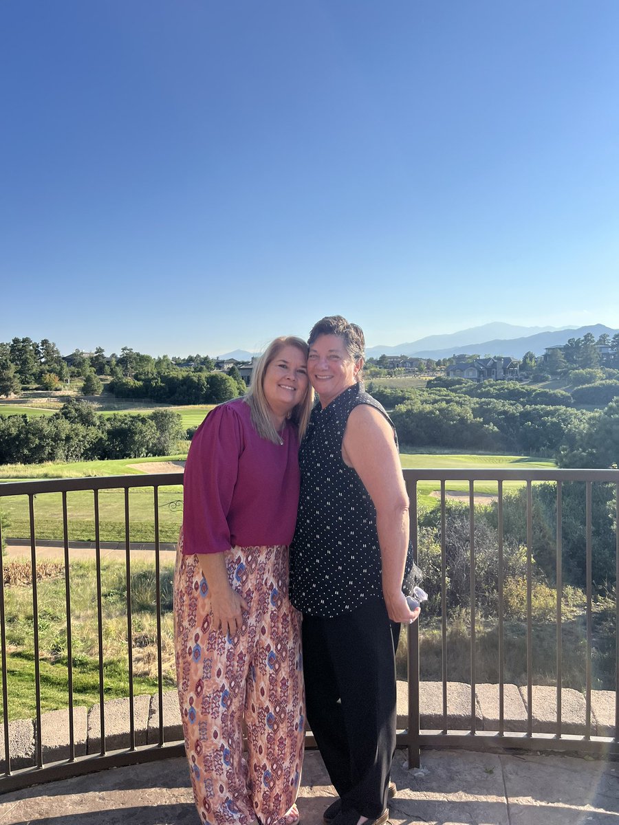 day 10 of gratitude snaps and today I am grateful for my parents! Missing them a little extra today but I know they’re loving Florida! Can’t wait to visit them for fall break! I challenge <a href="/lululemon/">lululemon</a> to share what they’re grateful for! #vpgratitude <a href="/vphsleadership/">Valley Park Leadership Program</a>